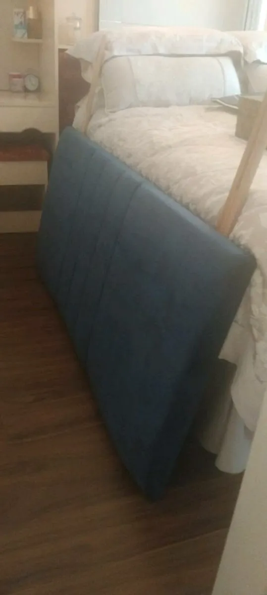 Bed headboard - Image 3