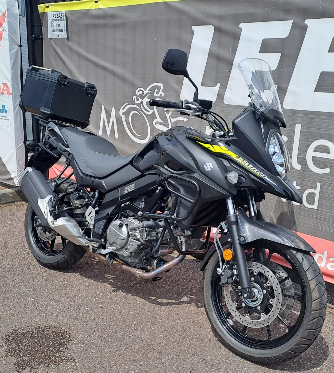 *PRICE TO FOLLOW* 2023 SUZUKI DL650 V-STROM - Image 2