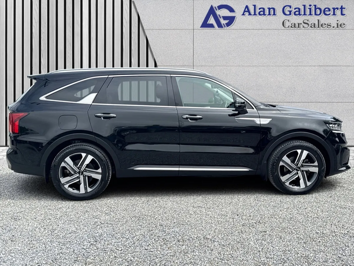 Kia Sorento 1.6 PHEV K4 Top Spec 7 Seater Model Au - Image 3