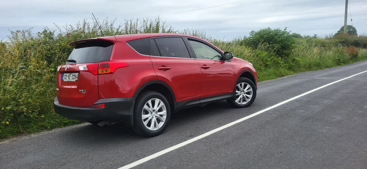 Toyota RAV4 2013  4X4 - Image 2