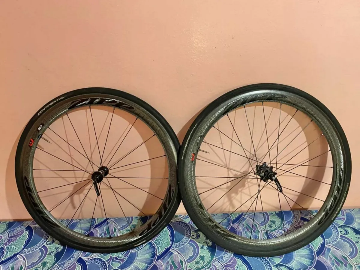 Zipp firecrest 303 carbon clincher wheelset mint - Image 1