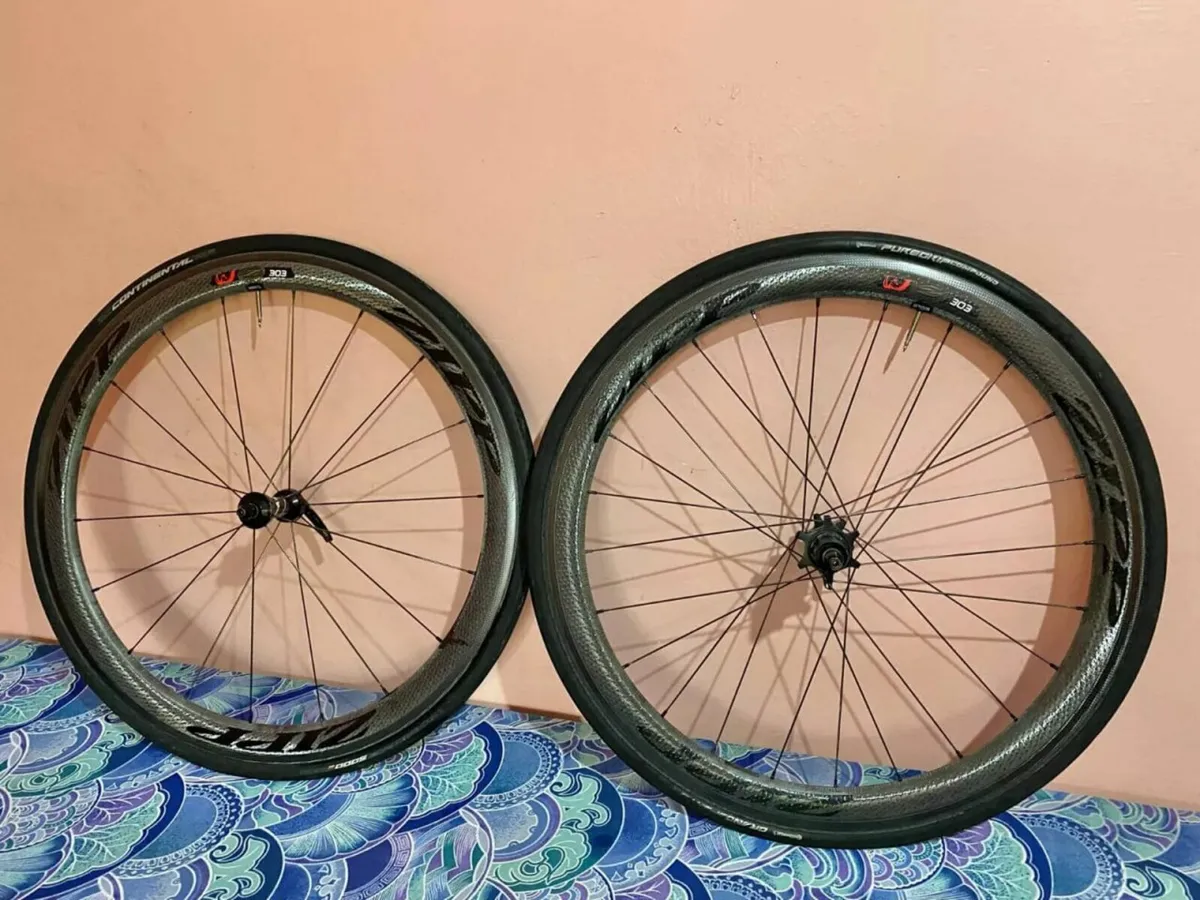 Zipp firecrest 303 carbon clincher wheelset mint - Image 2