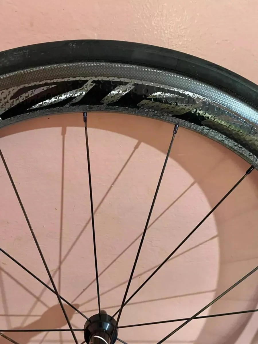 Zipp firecrest 303 carbon clincher wheelset mint - Image 4