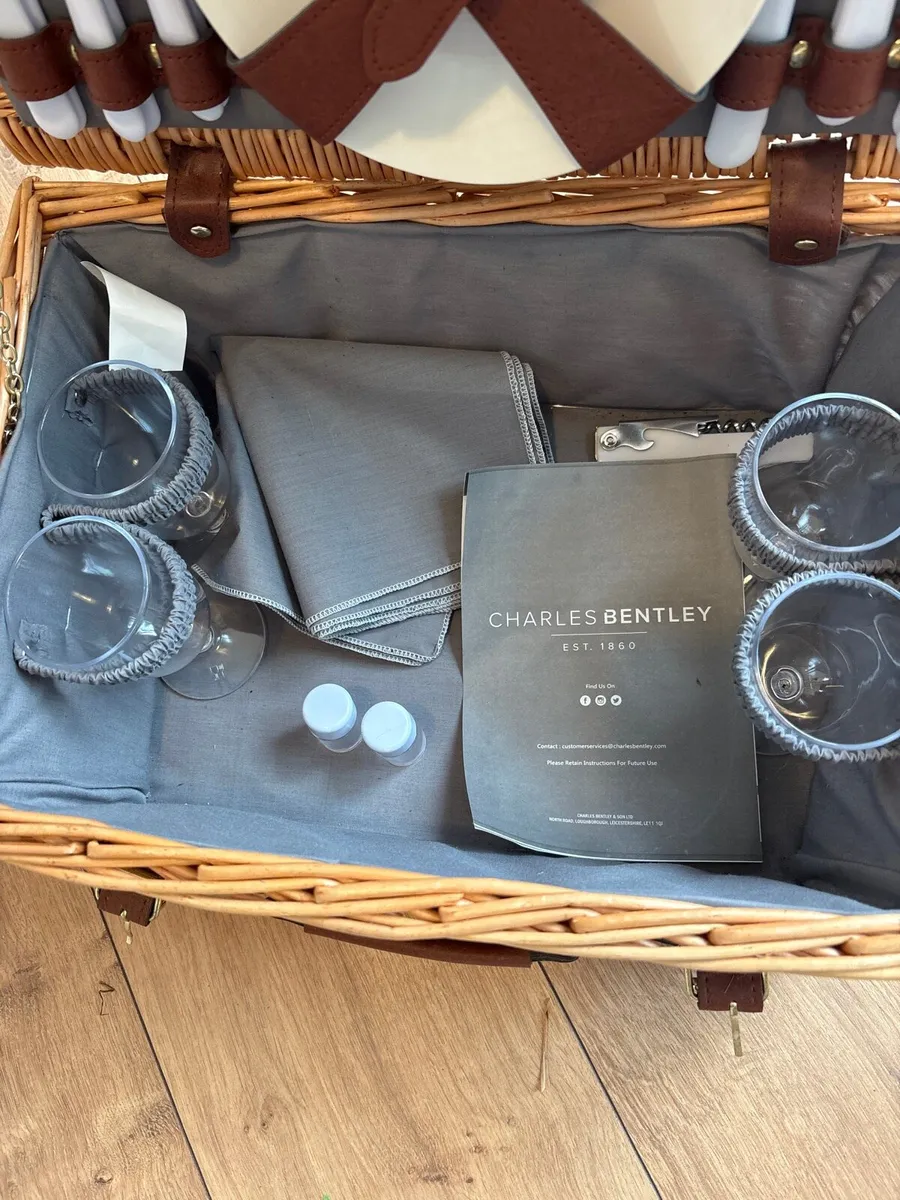 Picnic basket - Image 2