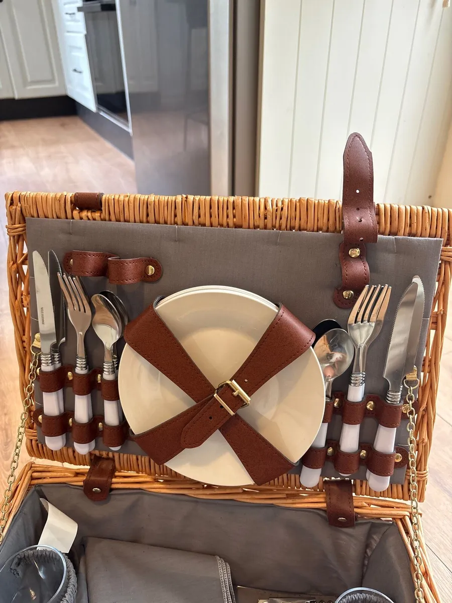 Picnic basket - Image 3