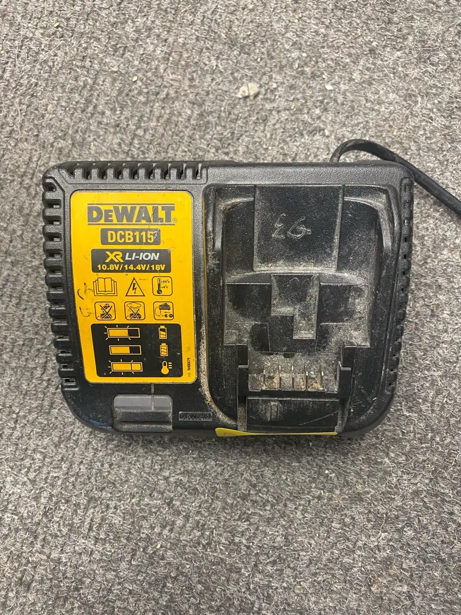 Dewalt battery charger