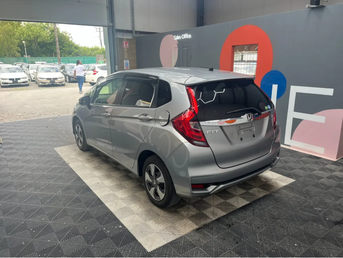 Honda Fit HONDA FIT 1.5 HYBRID / 58k KMs / REVERSE - Image 4