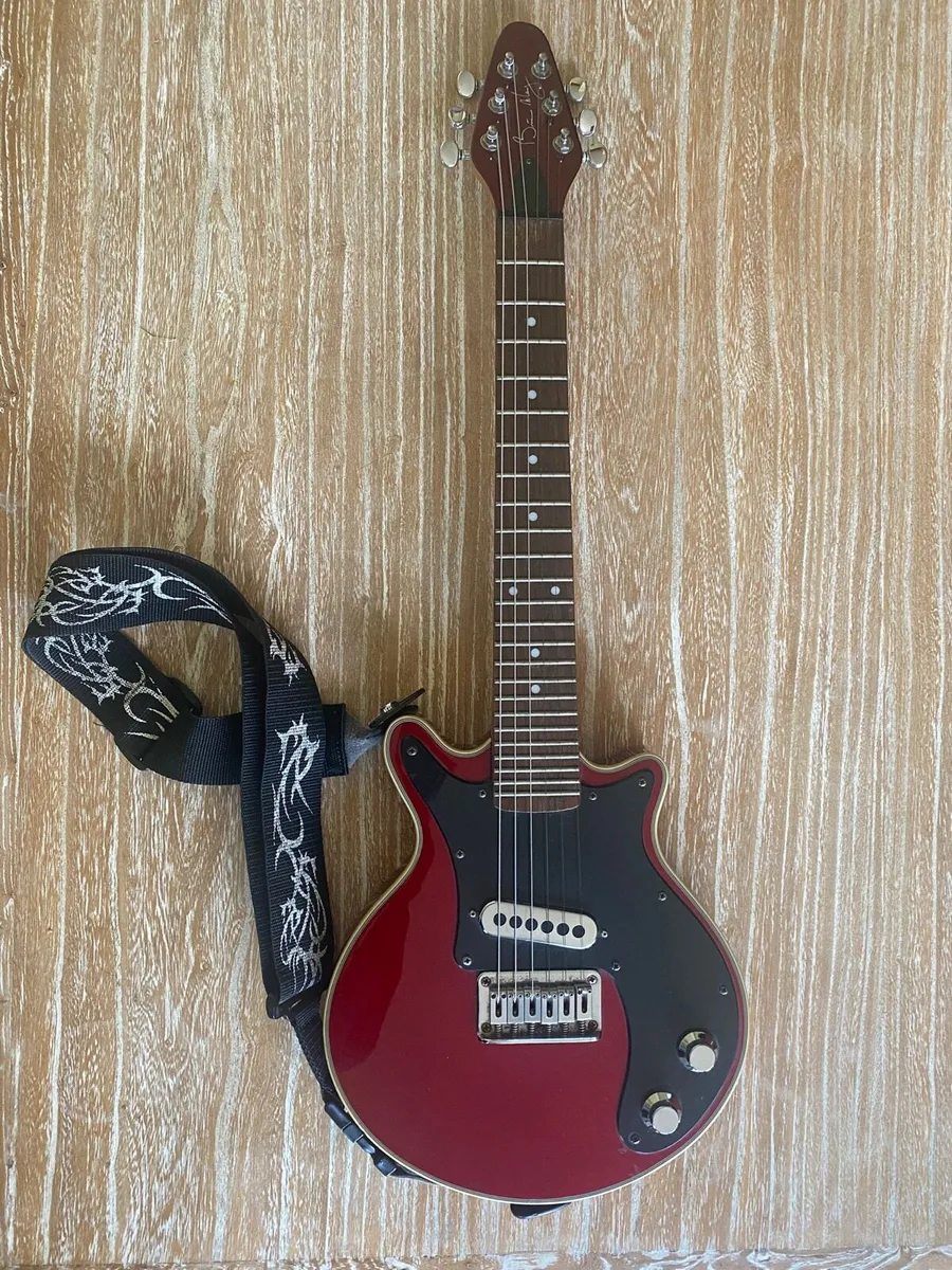 Brian May Mini Electric Guitar + Roland Cube Amp - Image 1
