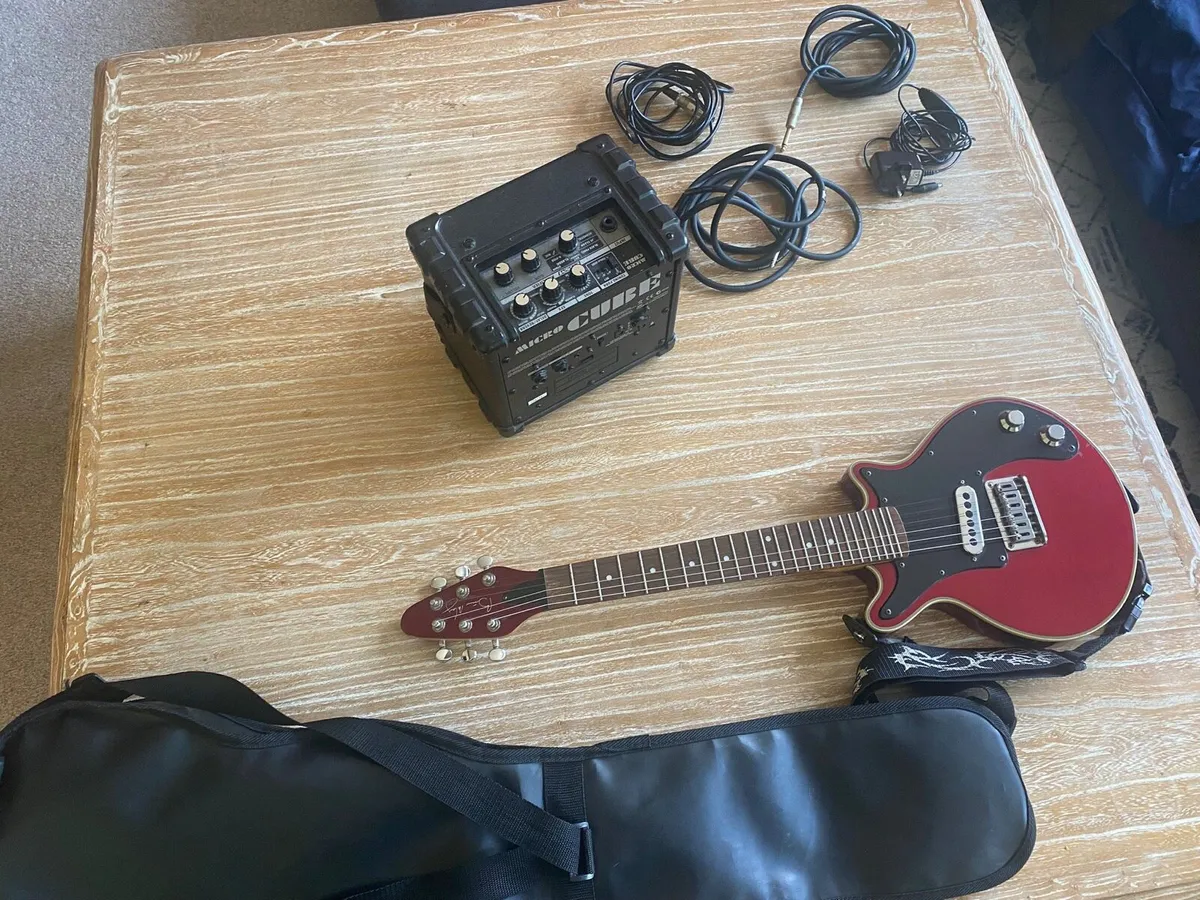 Brian May Mini Electric Guitar + Roland Cube Amp - Image 4