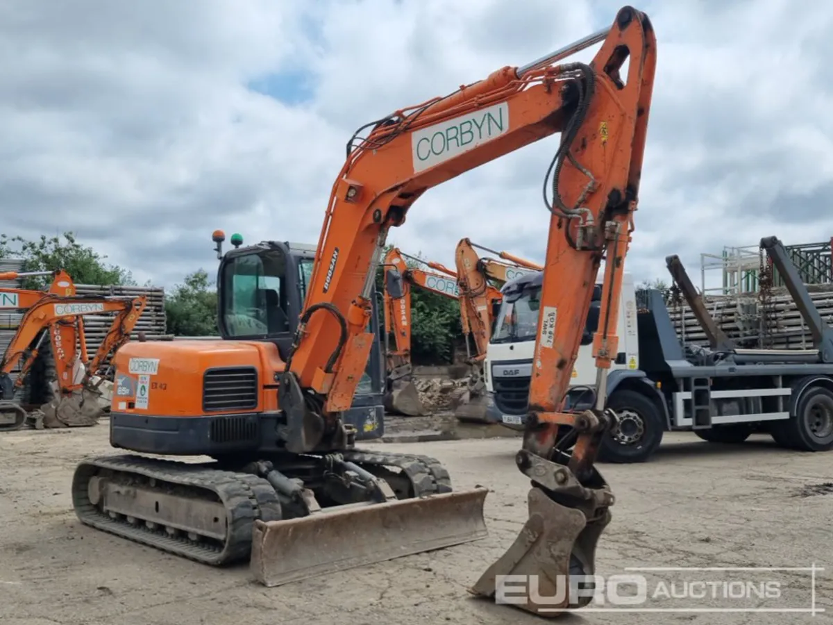 2017 Doosan DX85R-3 - Image 3