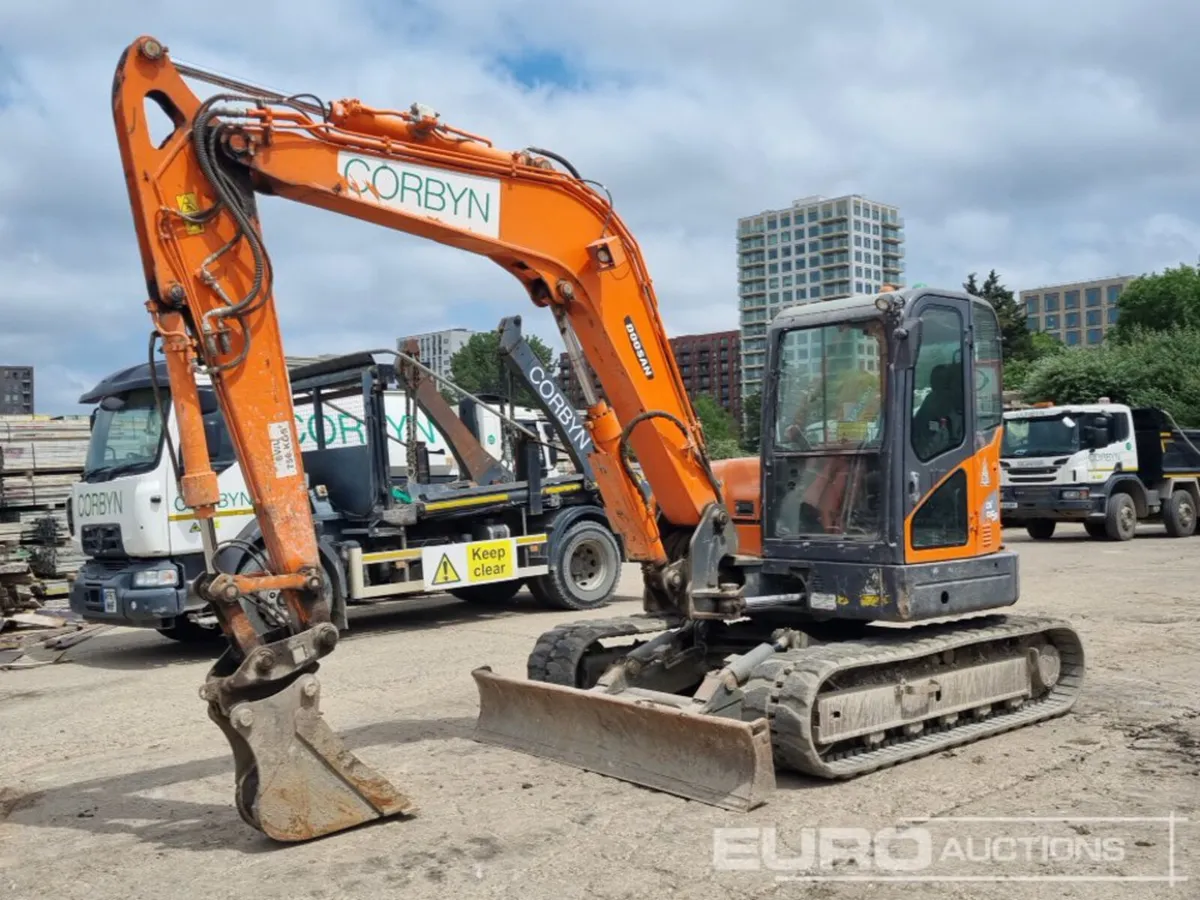 2017 Doosan DX85R-3 - Image 1