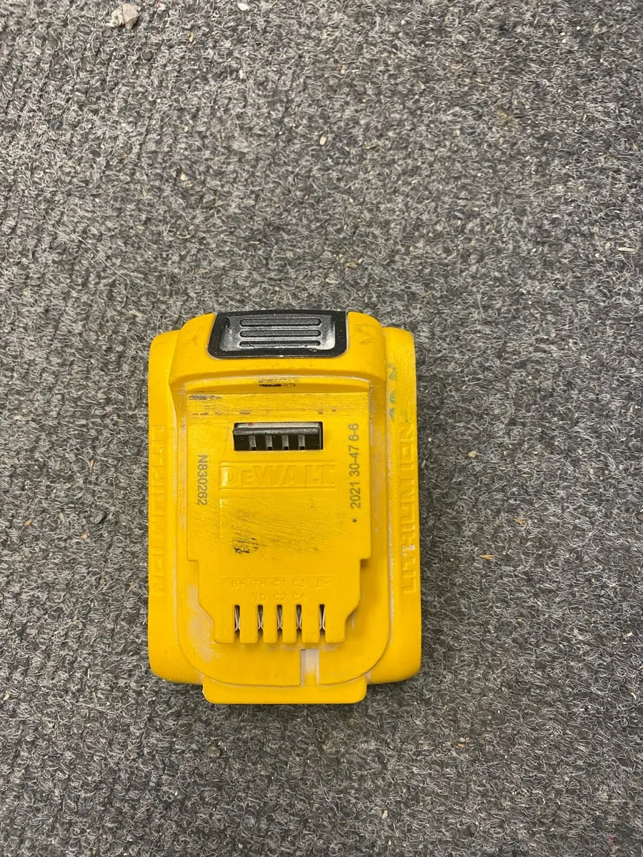 Dewalt battery - Image 1