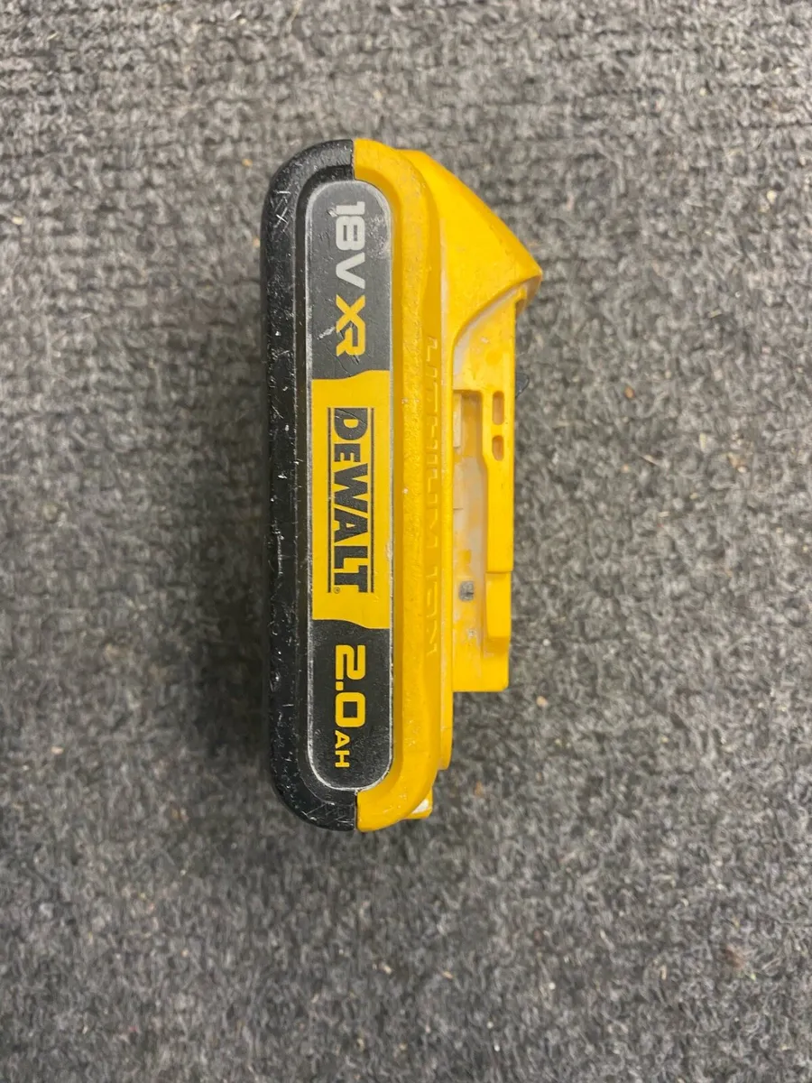 Dewalt battery - Image 2