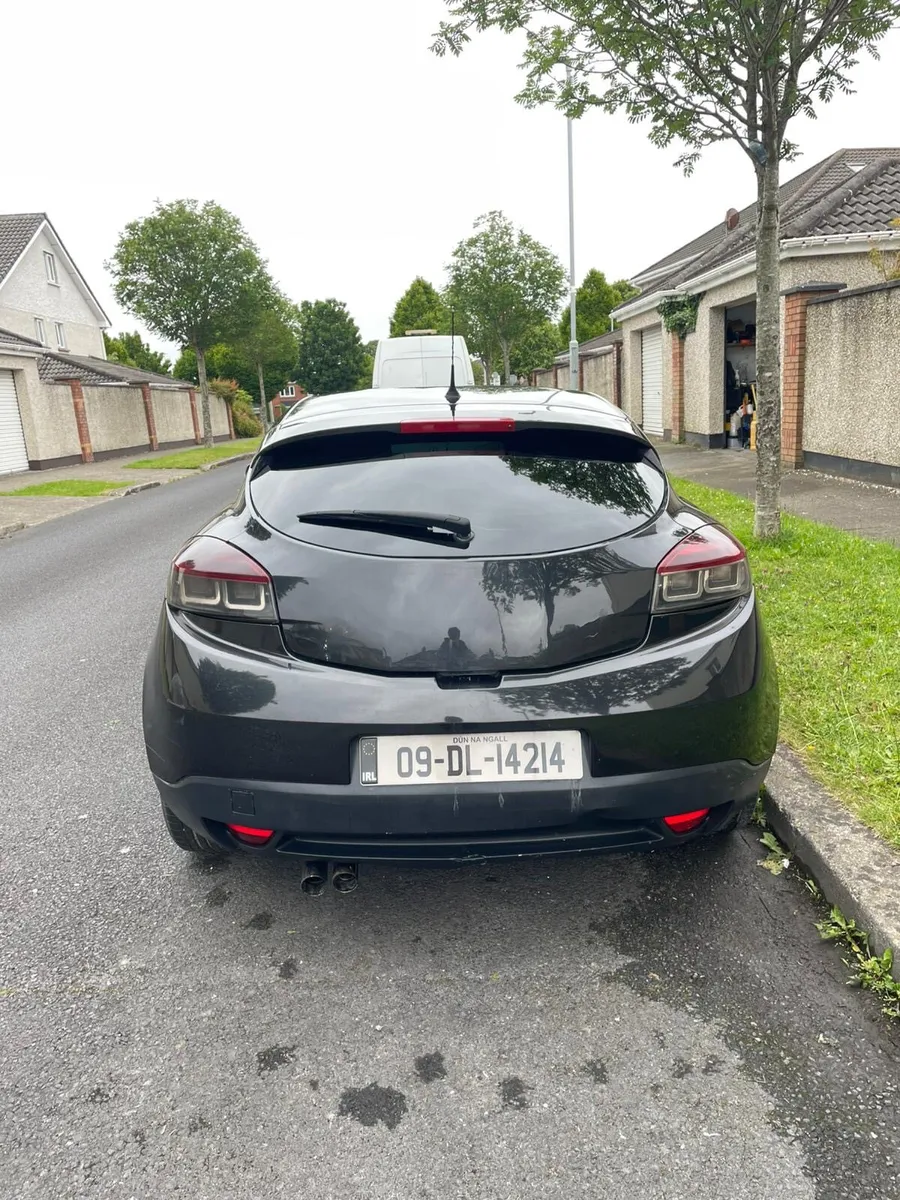 2009 Renault Megan dynamique coupe - Image 3