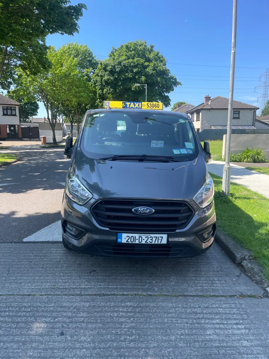 Ford Transit Custom 9 Seater Wheelchair Accessible - Image 4