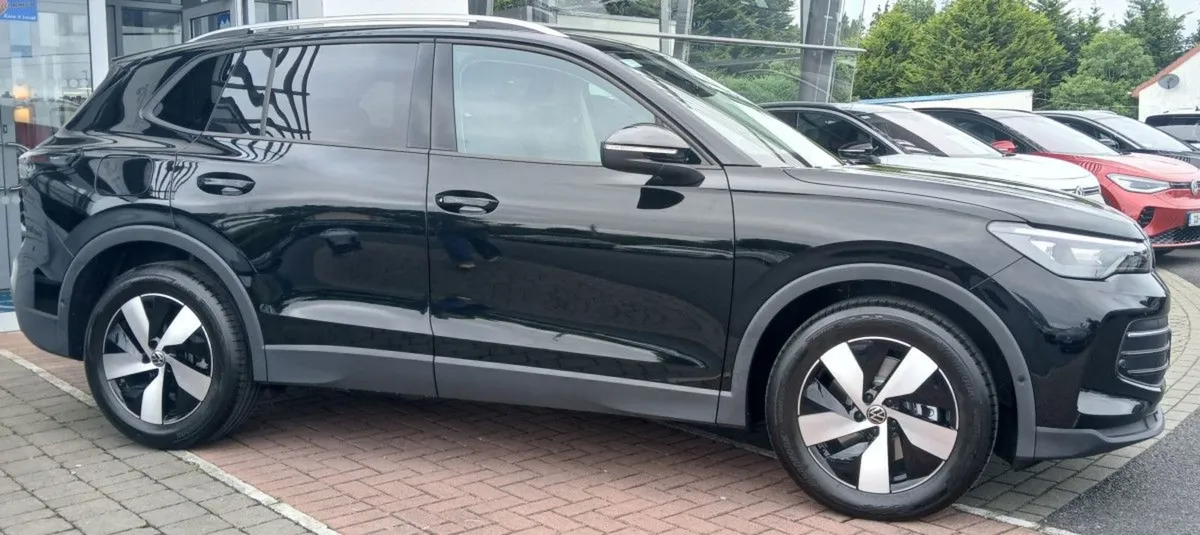 Volkswagen Tiguan Edition 75 2.0tdi 150HP  rear V - Image 2