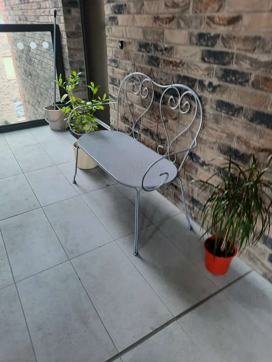 Garden bench - Image 1