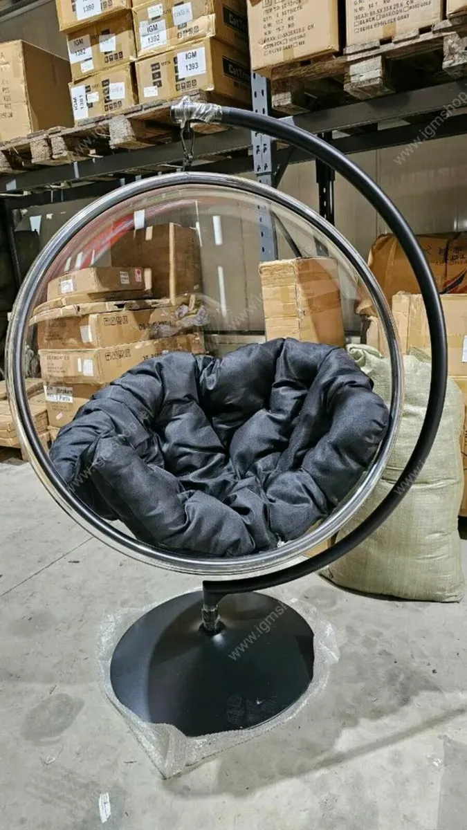 Acrylic round chair new with cushion - Image 3