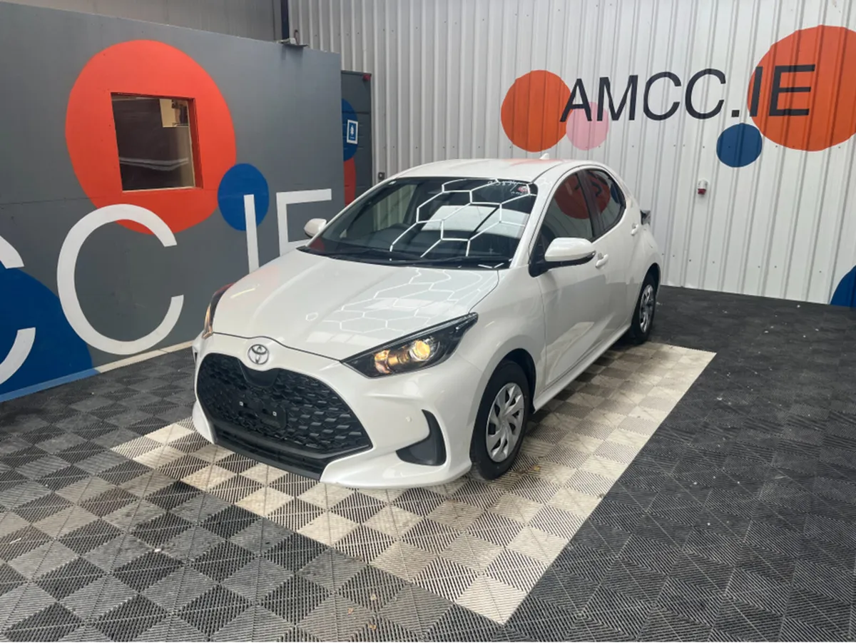 Toyota Yaris YARIS AUTOMATIC 1.0 PETROL / 9k KMs / - Image 3