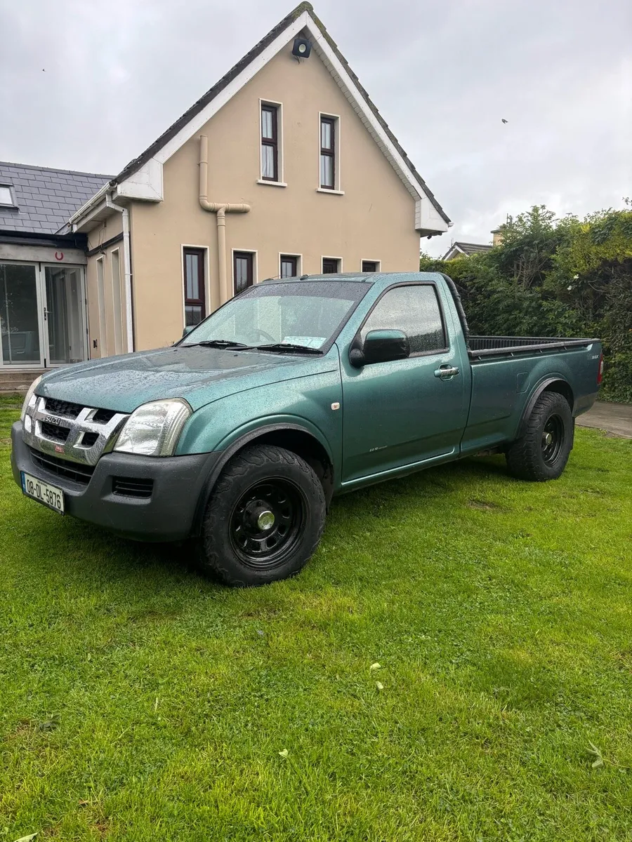Isuzu Dmax LOW MILES - Image 2