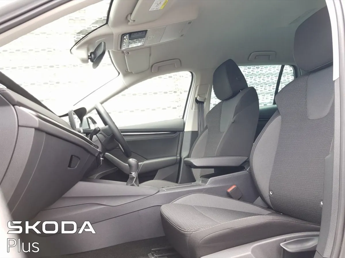 Skoda Octavia Octavia Combi AMB 2.0tdi 115HP - Image 3