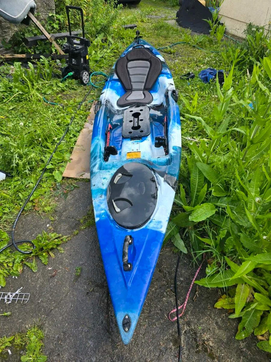 13 foot fishing kayak - Image 1