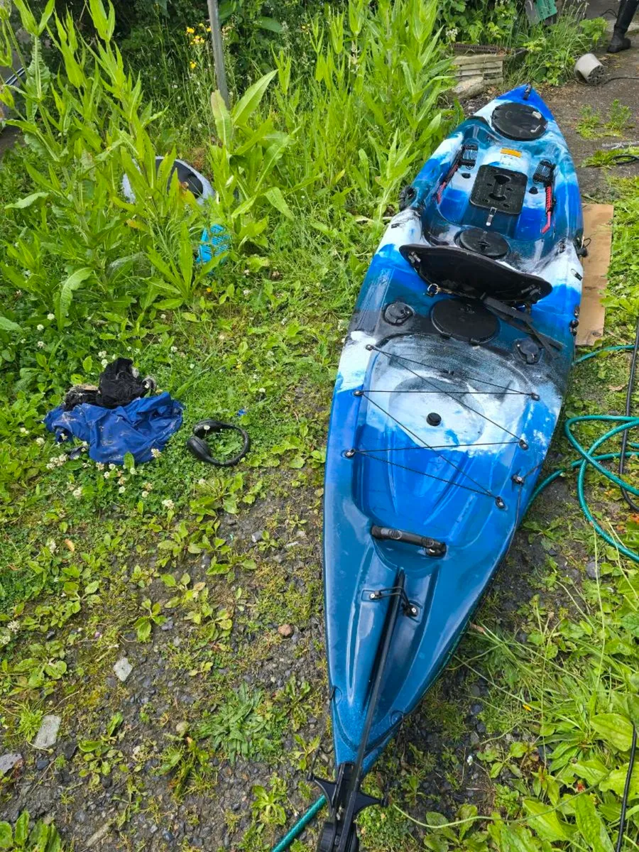 13 foot fishing kayak - Image 2
