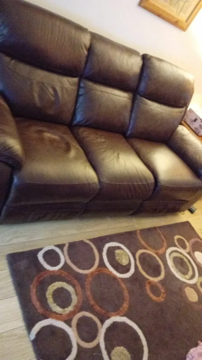 Recliner couch - Image 2