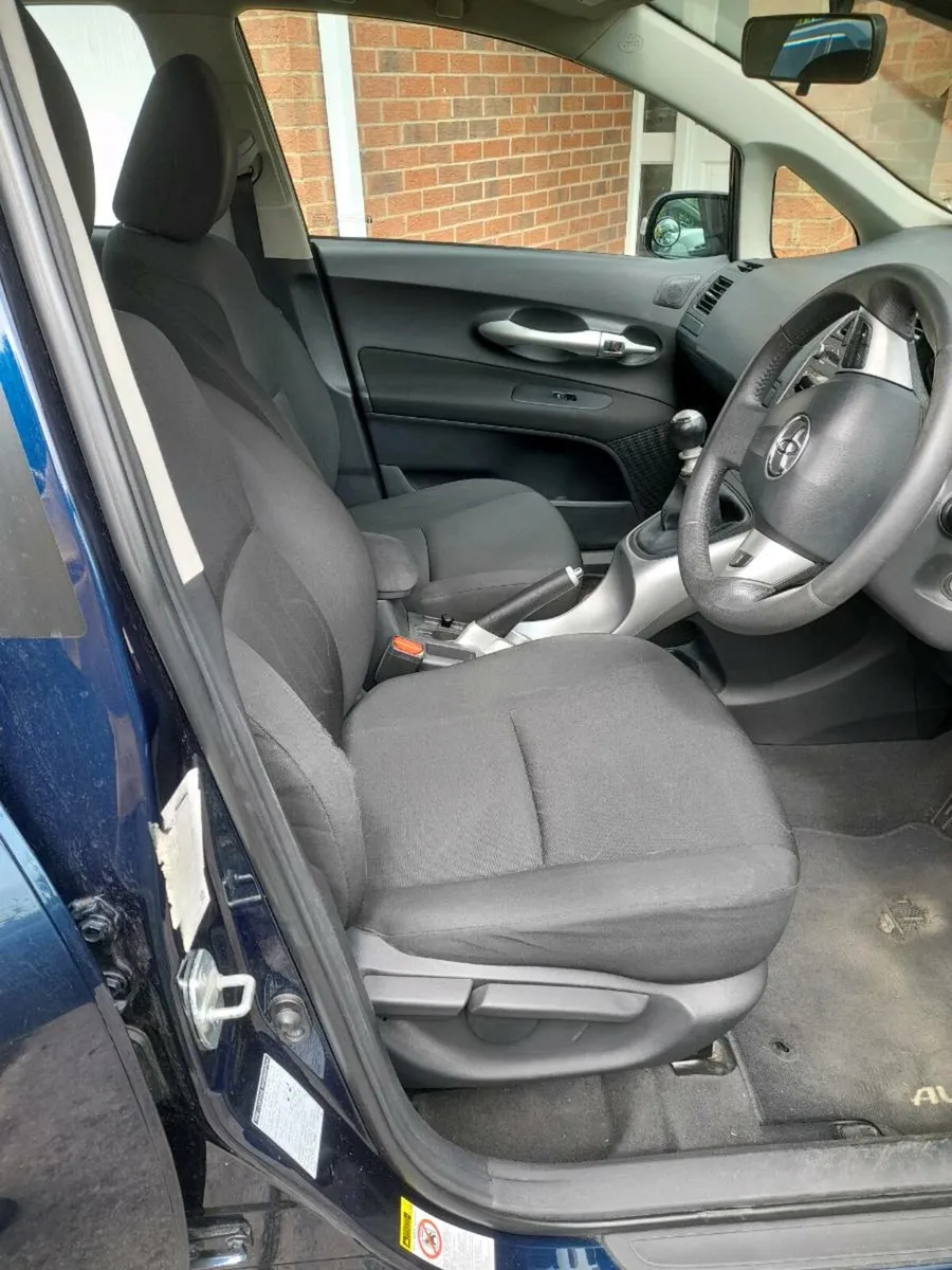 Toyota auras 1.4 diesel - Image 3