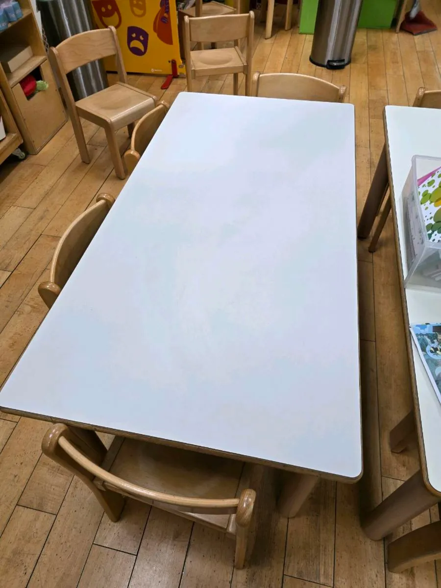 Children's tables and chairs - Image 2