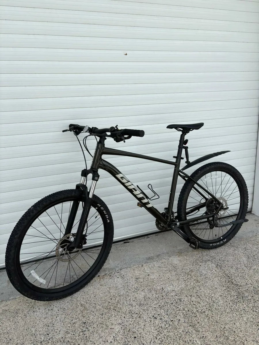 Giant talon 2 mountain bike 2022 - Image 2