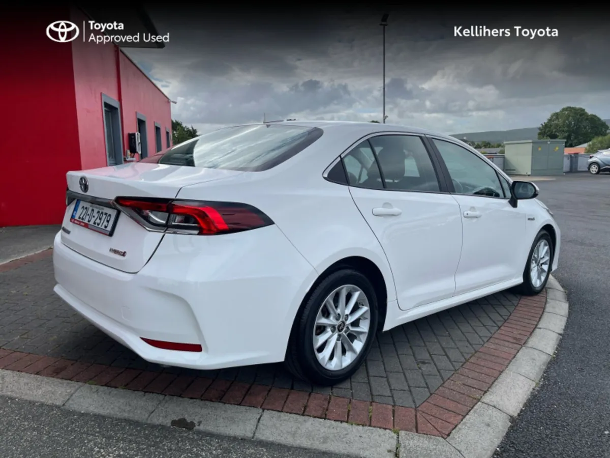 Toyota Corolla HYBRID ELECTRIC LUNA - Image 2