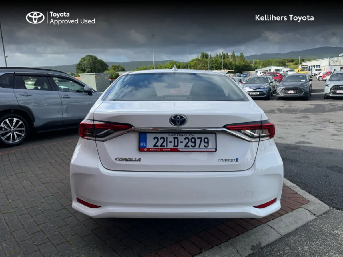 Toyota Corolla HYBRID ELECTRIC LUNA - Image 4