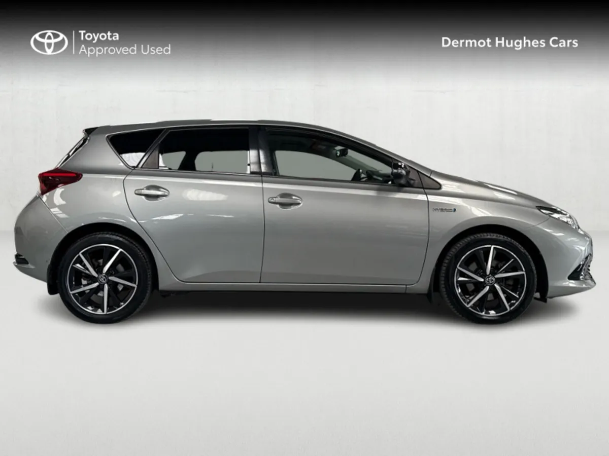 Toyota Auris AURIS HYBRID LUNA SPORT - Image 3