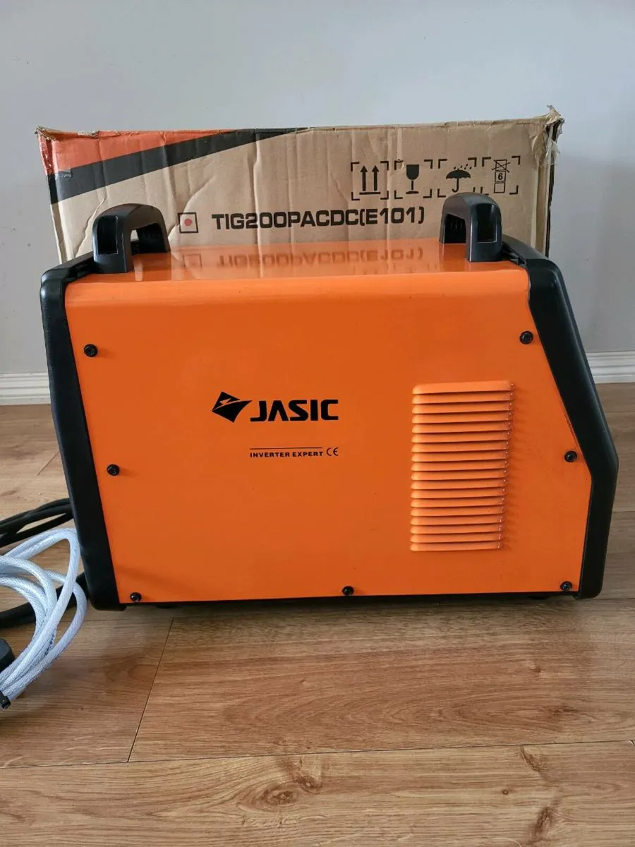 Jasic Tig 200 A AC/DC FOR ALUMINUM - Image 3