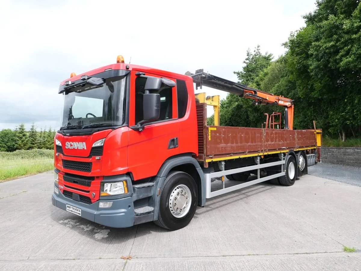 Scania P360 6x2 Crane Lorry - Tag Axle - Auto - Image 3