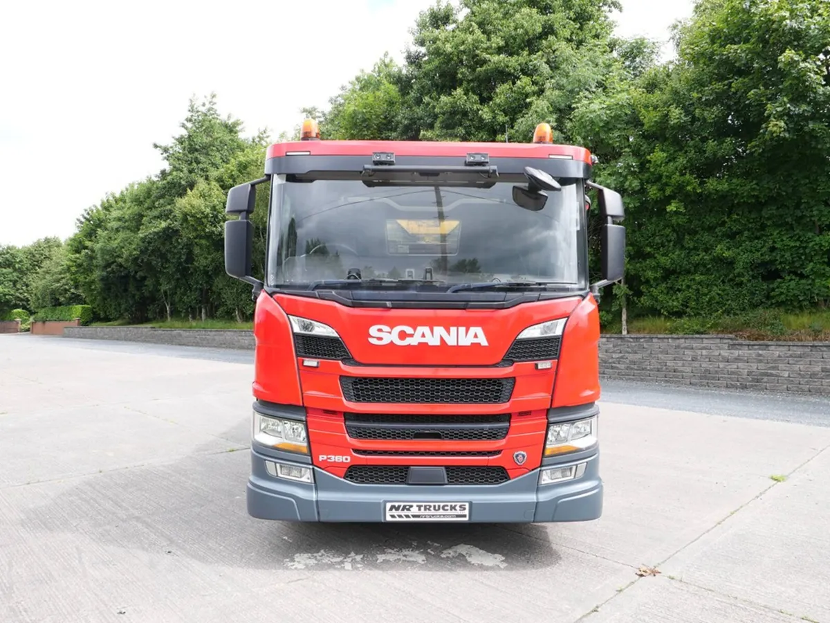 Scania P360 6x2 Crane Lorry - Tag Axle - Auto - Image 2