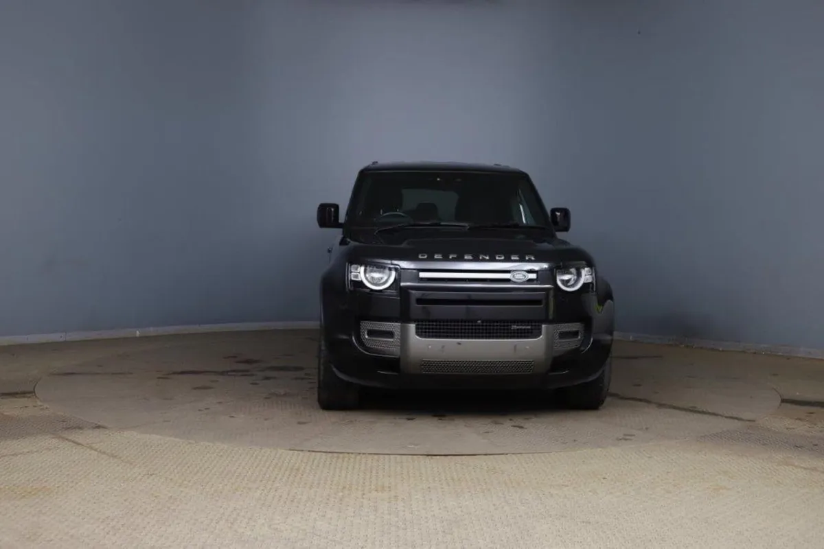 land rover defender - Image 2