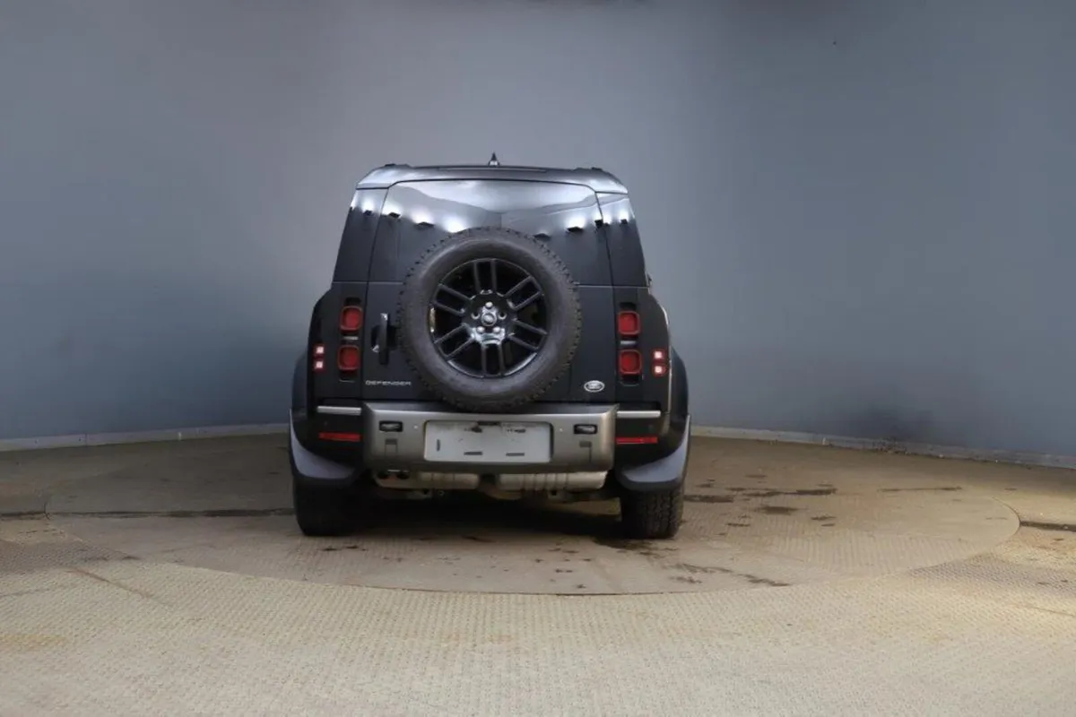 land rover defender - Image 4