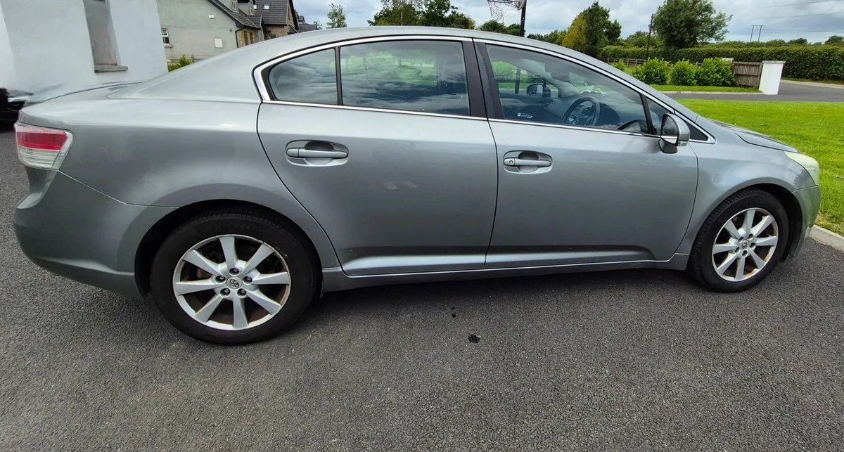 Toyota Avensis 2011 - Image 3