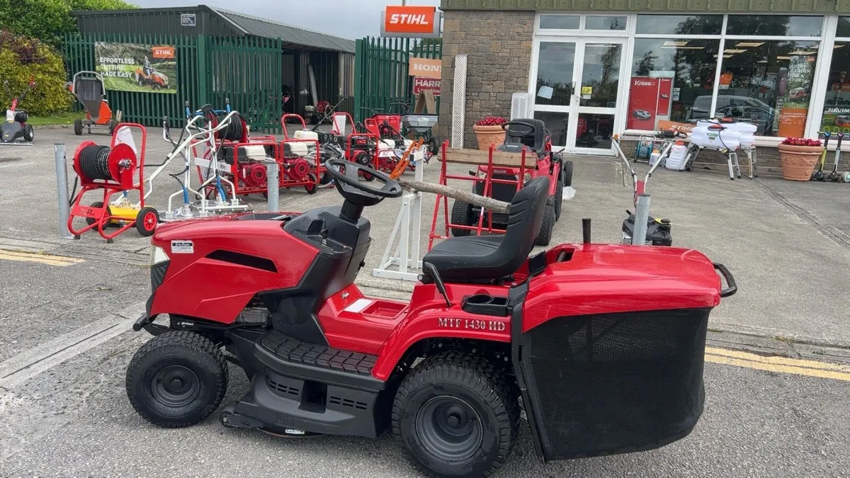 Mountfield Ride on 16HP 33” Cut Tractor Mower - Image 2