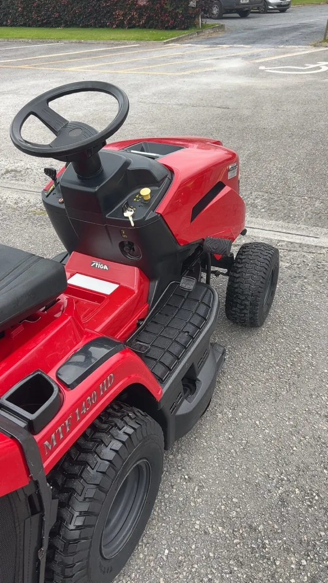 Mountfield Ride on 16HP 33” Cut Tractor Mower - Image 3