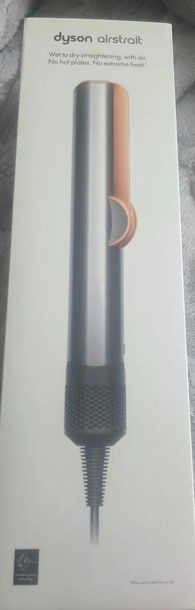 Dyson airstrait