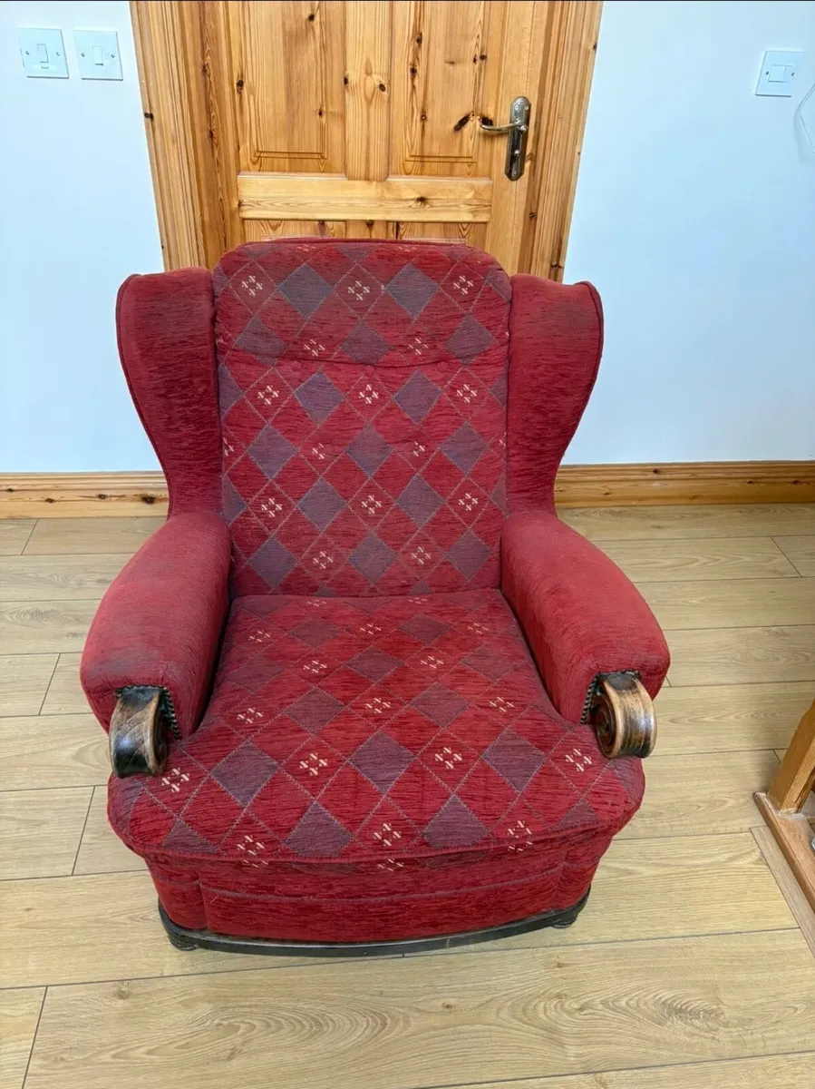 3 seater couch and 2 armchairs - Image 2