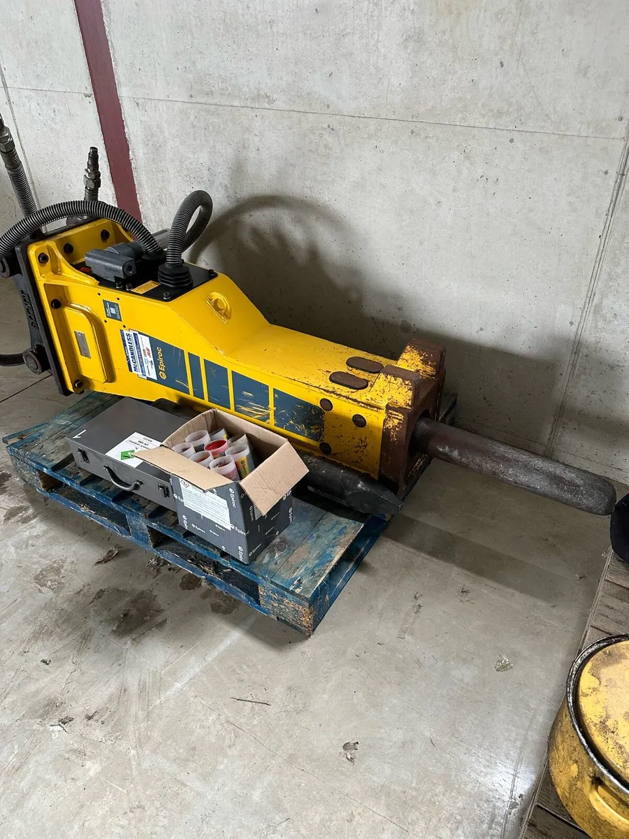 Hydraulic breaker - Image 1