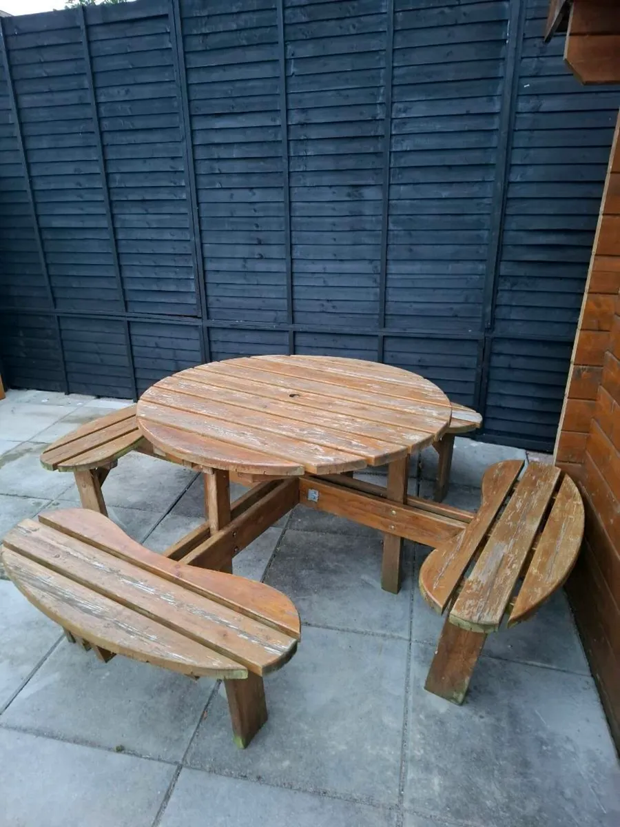 Round Pinic Table - Image 1