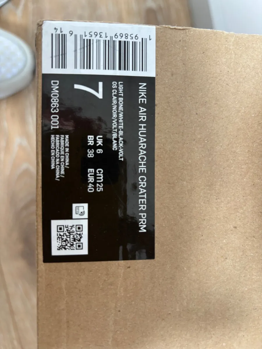 NEW Huarache trainers, EU 40/UK 6 - Image 2