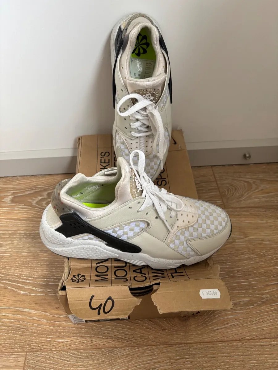 NEW Huarache trainers, EU 40/UK 6 - Image 1
