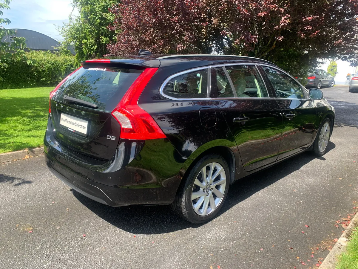 Volvo V60 2015 DIESEL ESTATE - Image 2