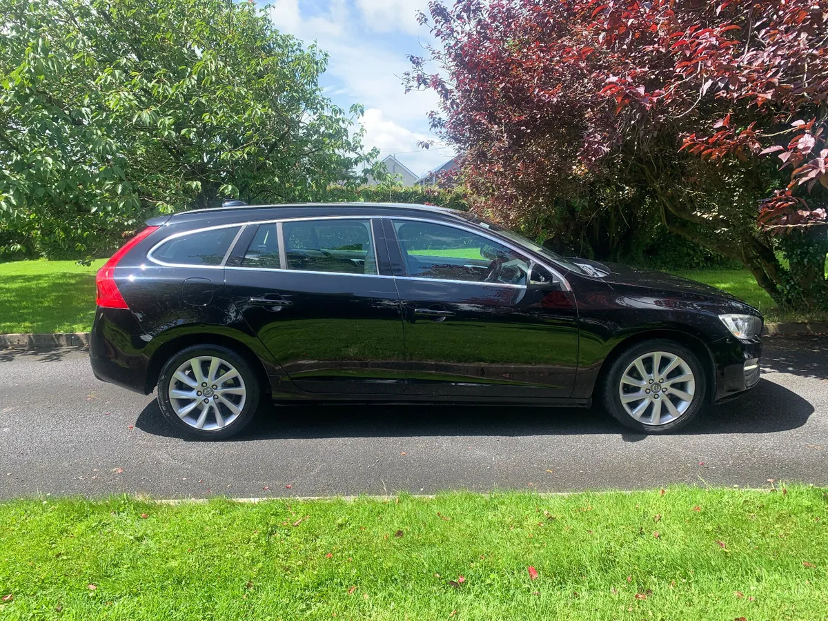 Volvo V60 2015 DIESEL ESTATE - Image 1
